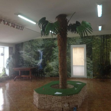 Tennis House Hotel Krasilovka Екстериор снимка