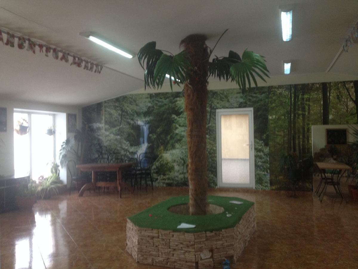 Tennis House Hotel Krasilovka Екстериор снимка